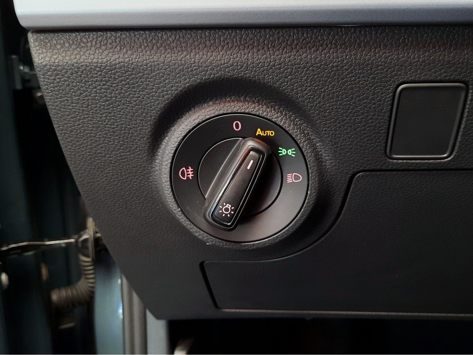Fahrzeugabbildung SEAT Arona FR TSI DSG *Cam*PDC*LED*Sitzhzg*ACC*AppC*