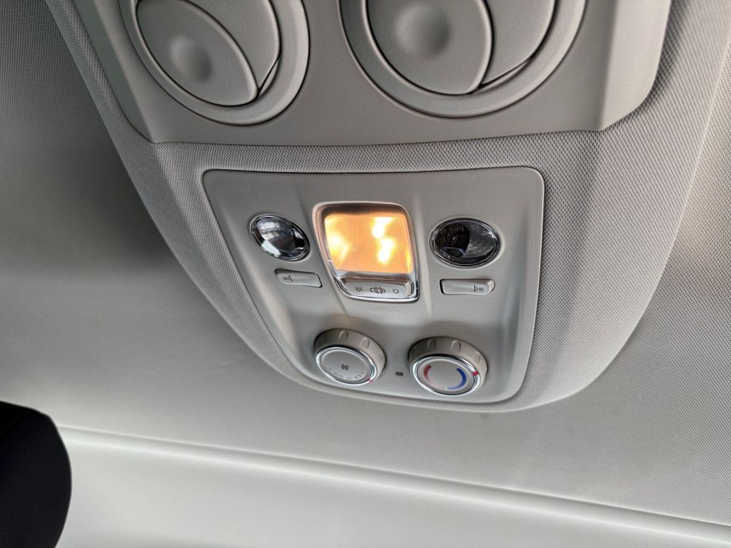 Fahrzeugabbildung Citroën Spacetourer M Diesel 180 Autm. Plus