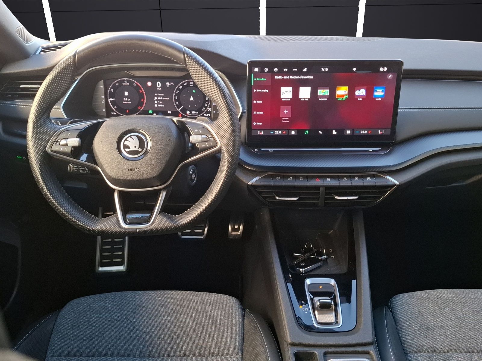 Fahrzeugabbildung SKODA Octavia Combi TDI Sportline DSG LED Navi HUD VC