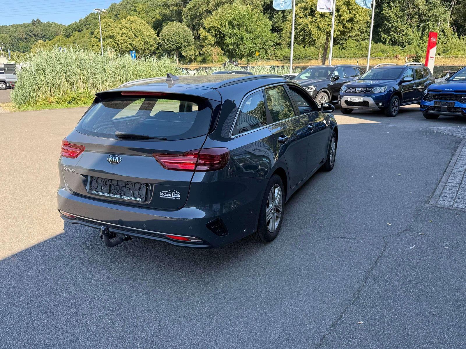 Kia Ceed SW / cee d SW Vision AHK  