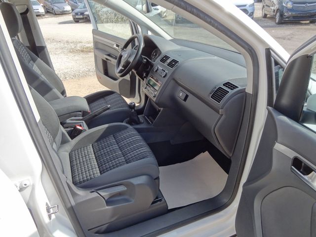 Fahrzeugabbildung Volkswagen CrossTouran/2.Hd/AHK/SitzH/140PS/PDC/Bi-Xenon/