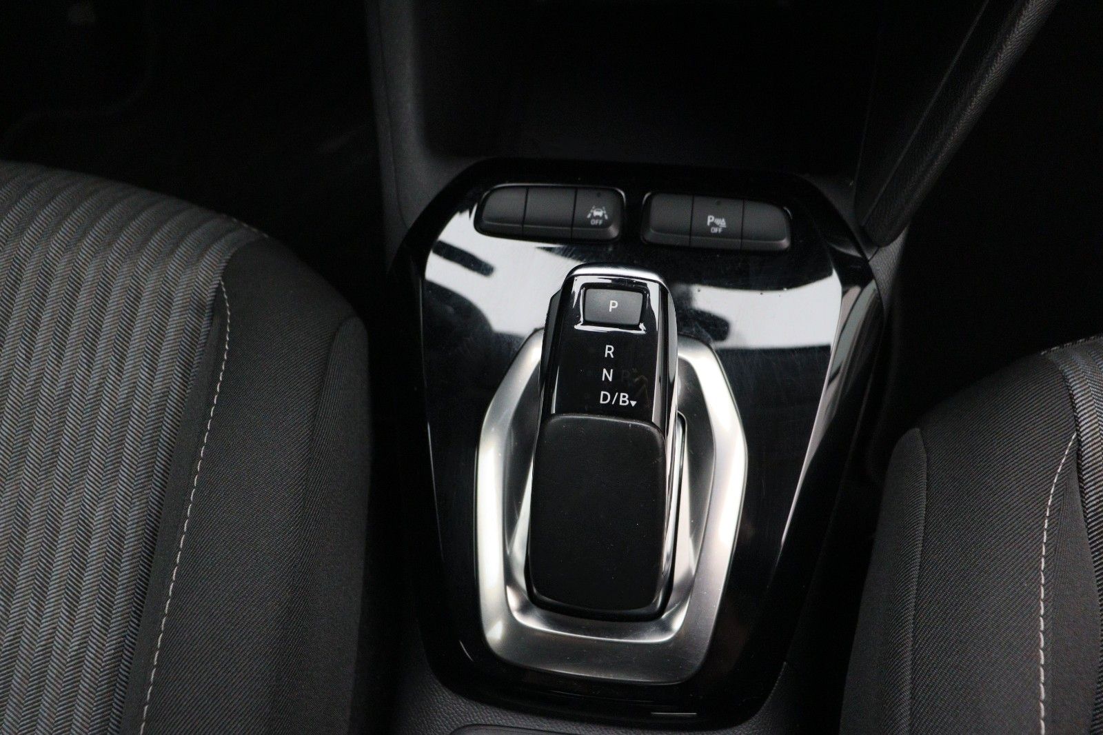 Fahrzeugabbildung Opel Zafira C 1.4 Tourer Active NAVI SHZ 7-Sitzer