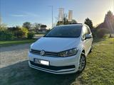 Volkswagen Touran 1.6 TDI DSG AHK Panorama IQ Drive 