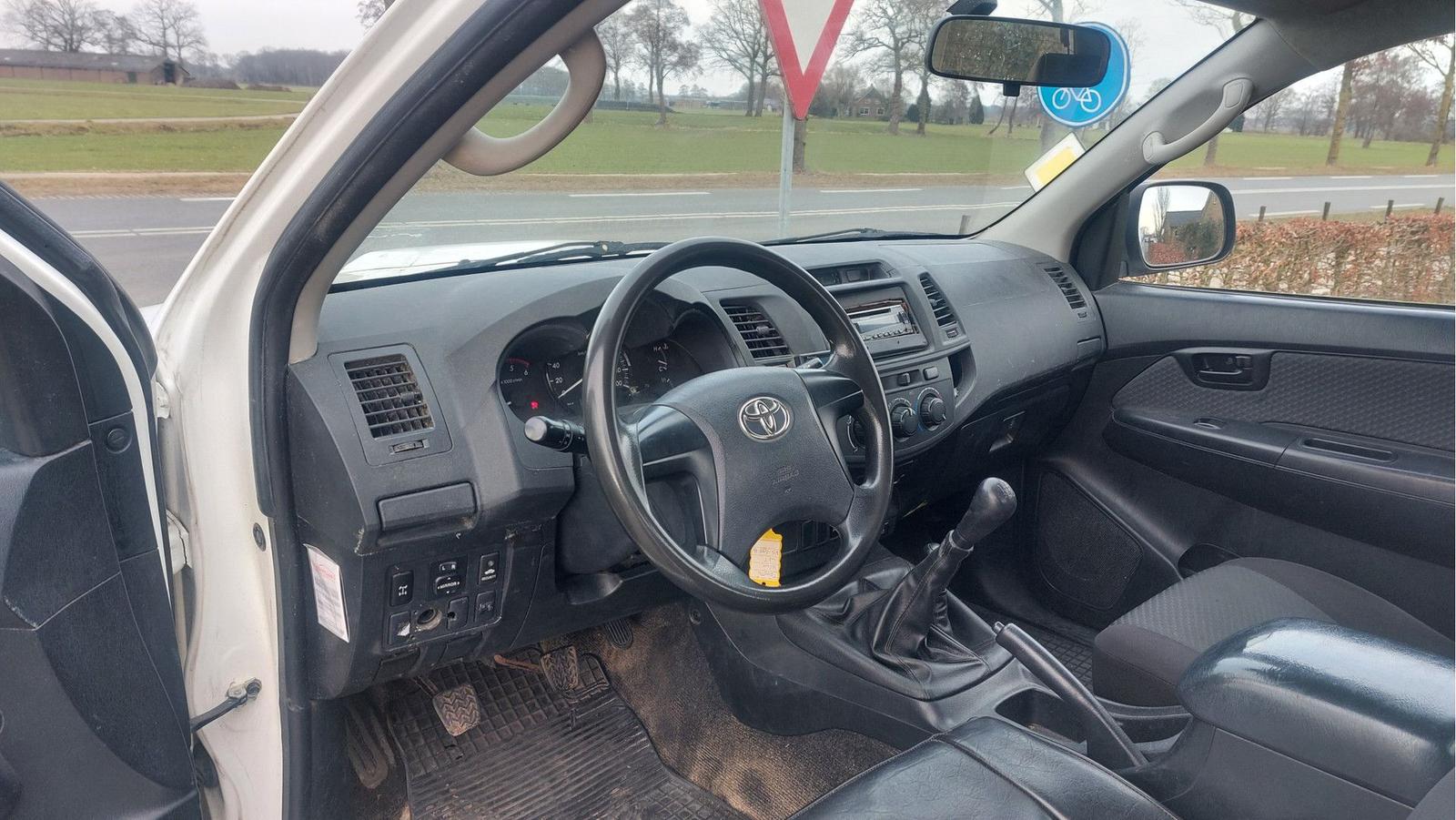 Toyota HiLux 2.5 D-4D VX Xtra Cab AIRCO 4X4 BJ 2015