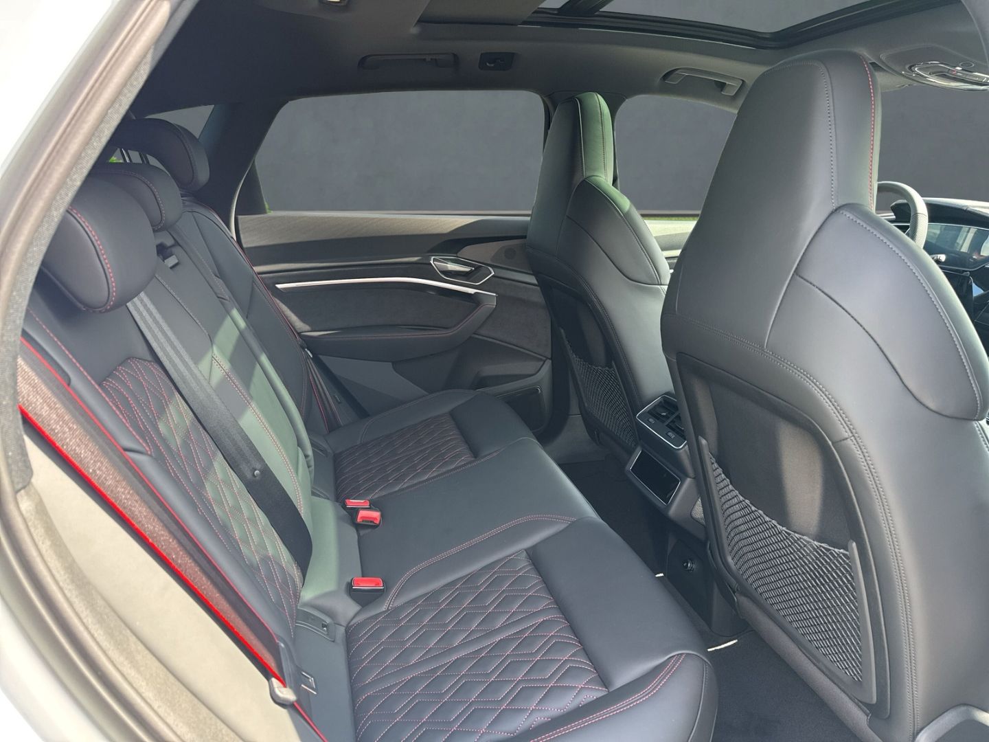 Q8 e-tron 55 quattro S line HUD Luftfederung AD 