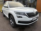 Skoda Kodiaq Style 4x4*PANO*AHK* 360°K.*STANDHEIZUNG* - weiße Skoda Kodiaq