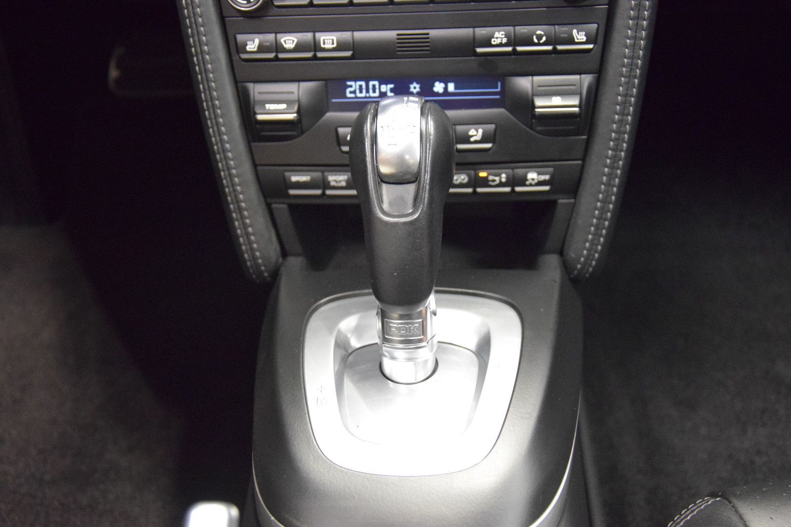 Fahrzeugabbildung Porsche 911 Carrera 4 S Coupe Leder Navi PDC SSD 19 ``