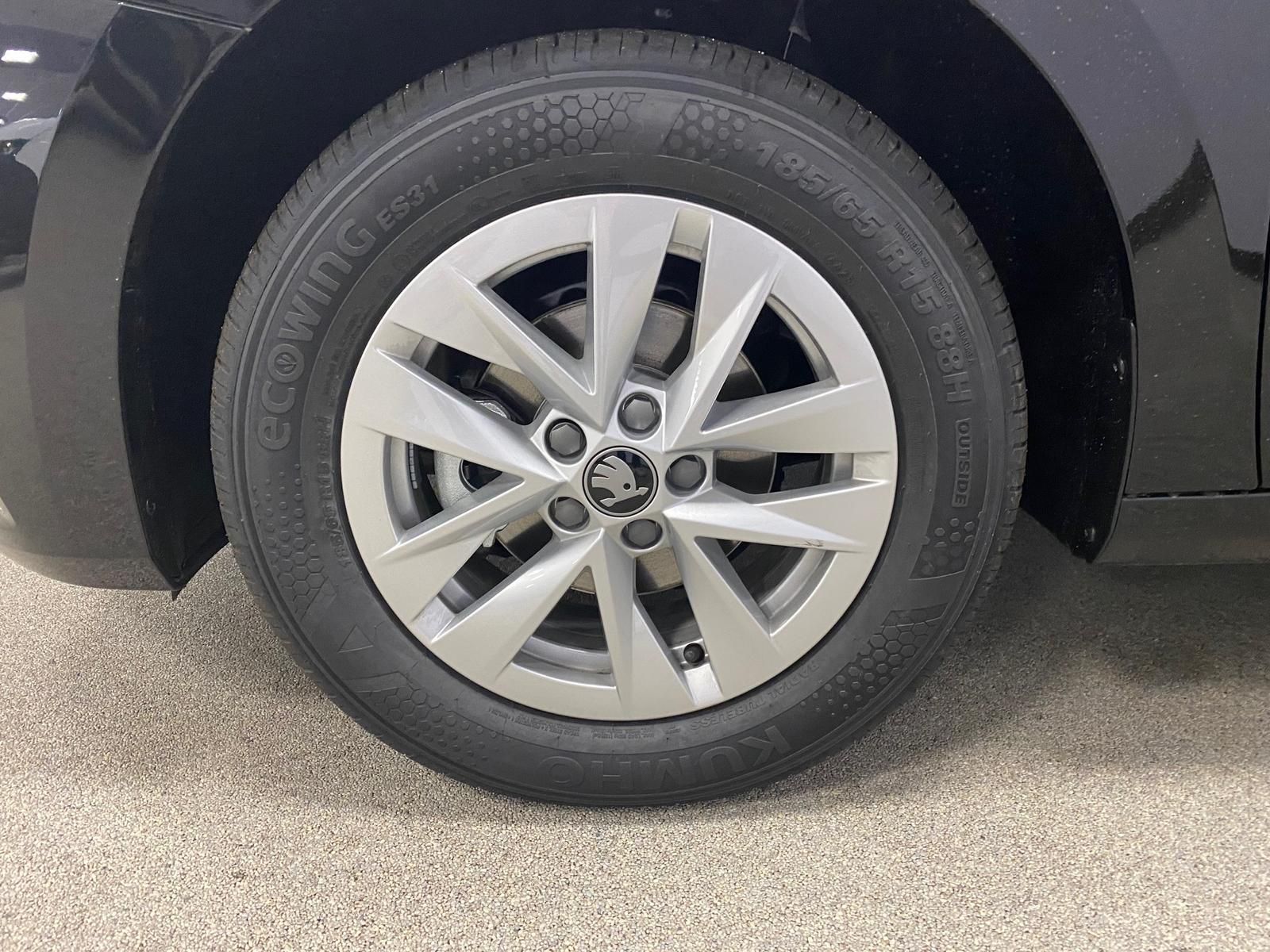 Fahrzeugabbildung SKODA Fabia 1.0 TSI Selection APP+5J. GARANTIE+KAMERA+