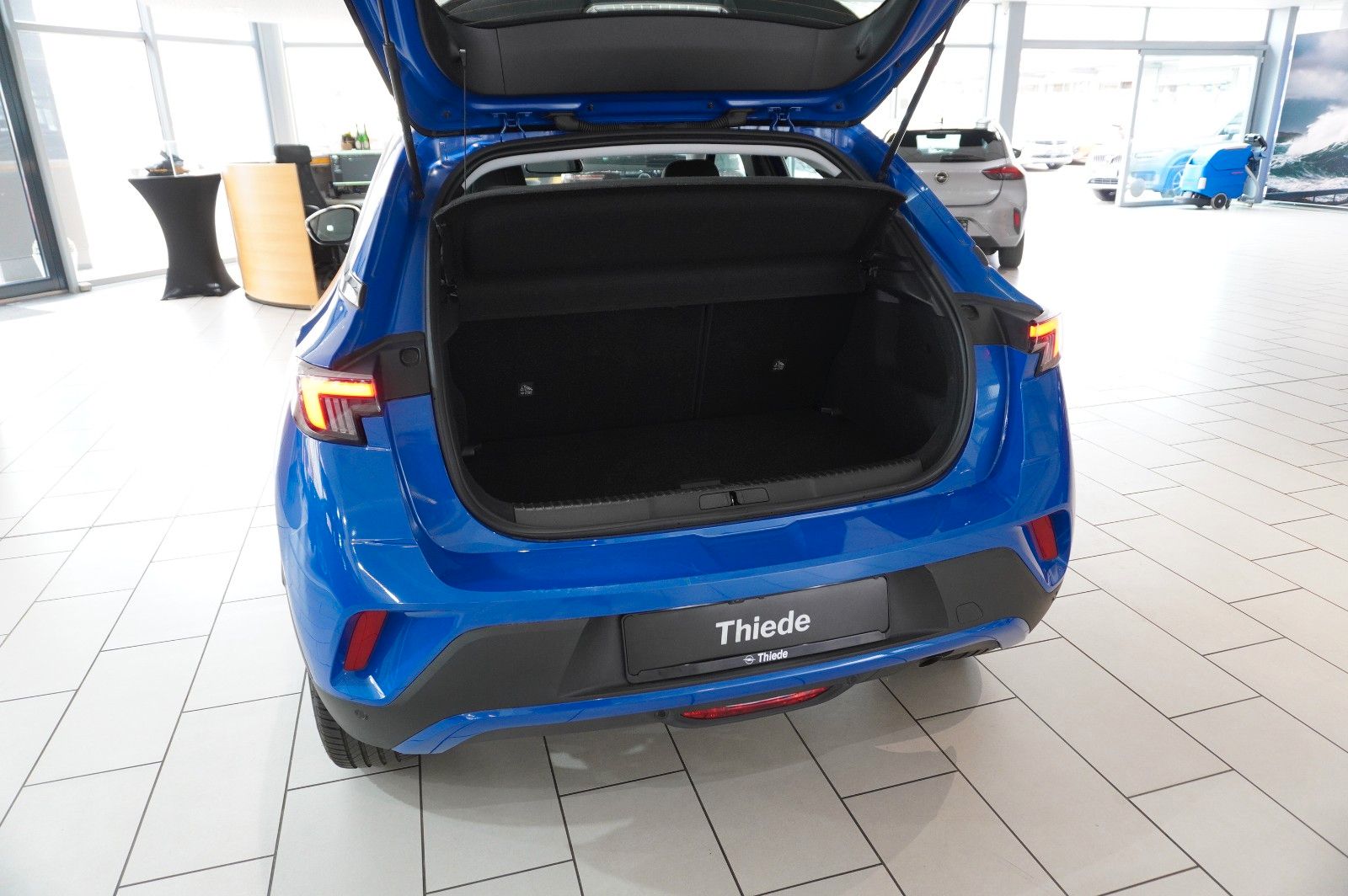 Fahrzeugabbildung Opel Mokka ELEGANCE 1.2T NAVI/LED/KAMERA/SPORT/SH/DAB
