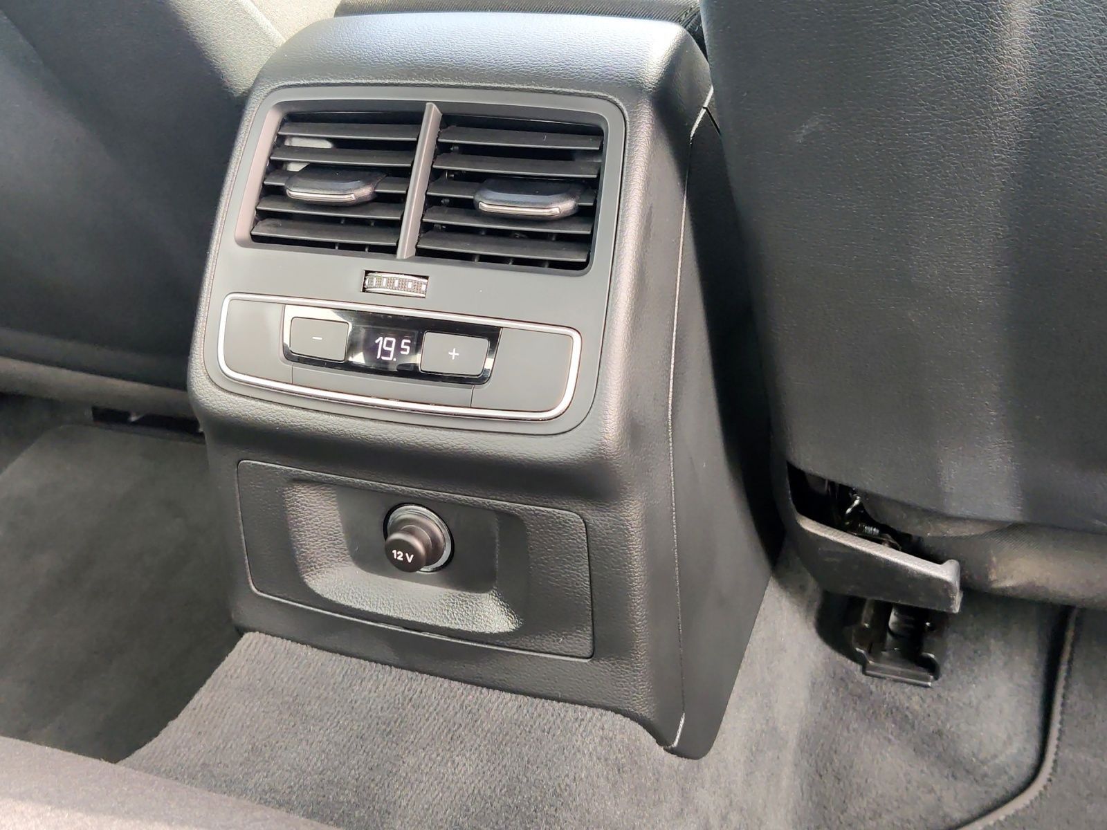 Audi A4 - Bild 17