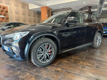 Alfa-Romeo Stelvio - 1