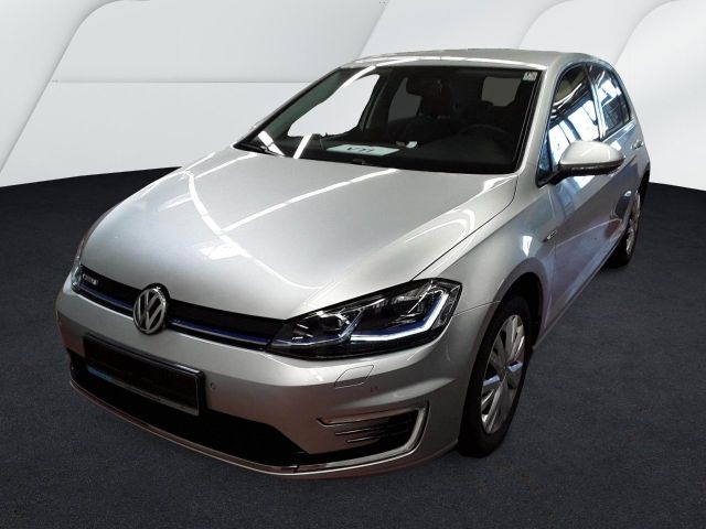 Volkswagen e-Golf 100KW (WäPu,CCS,eSound,SHZ,ACC,LED,...)