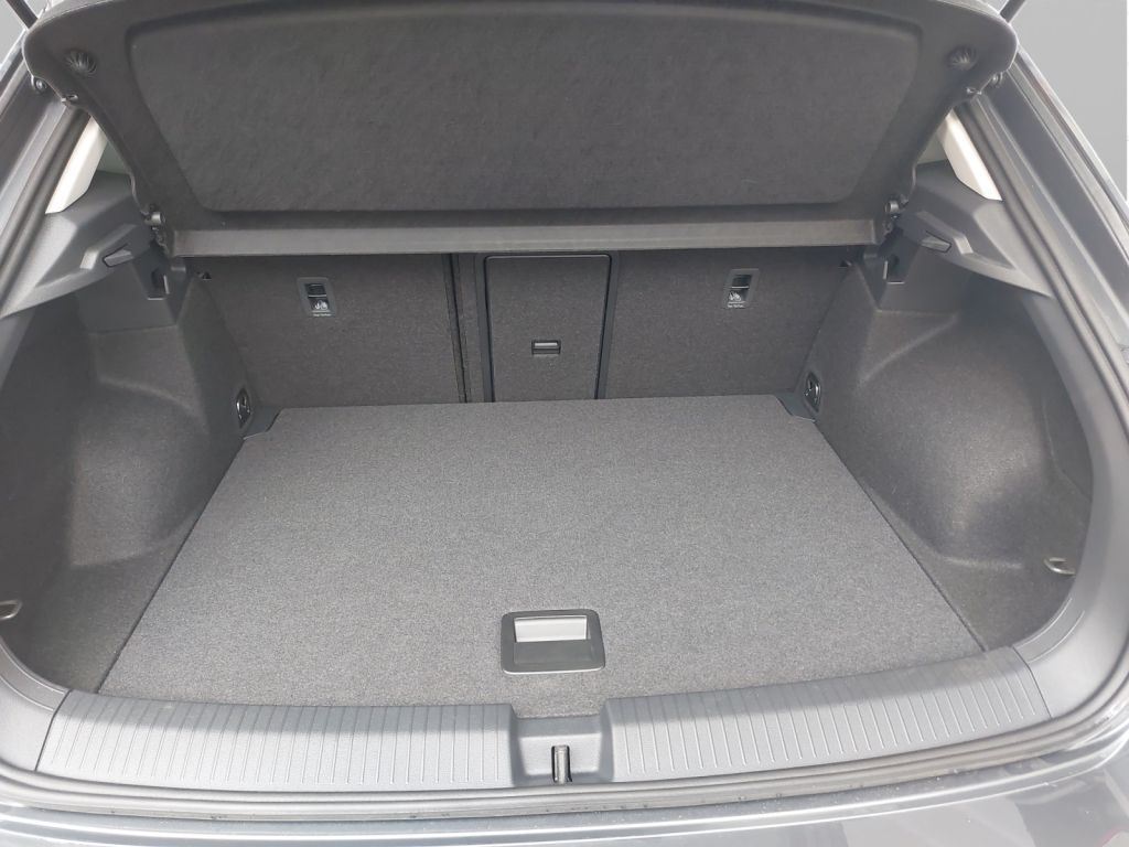 Fahrzeugabbildung Volkswagen T-Roc 1.5 TSI Style Standheizung Rier View