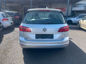 Volkswagen Golf - 6