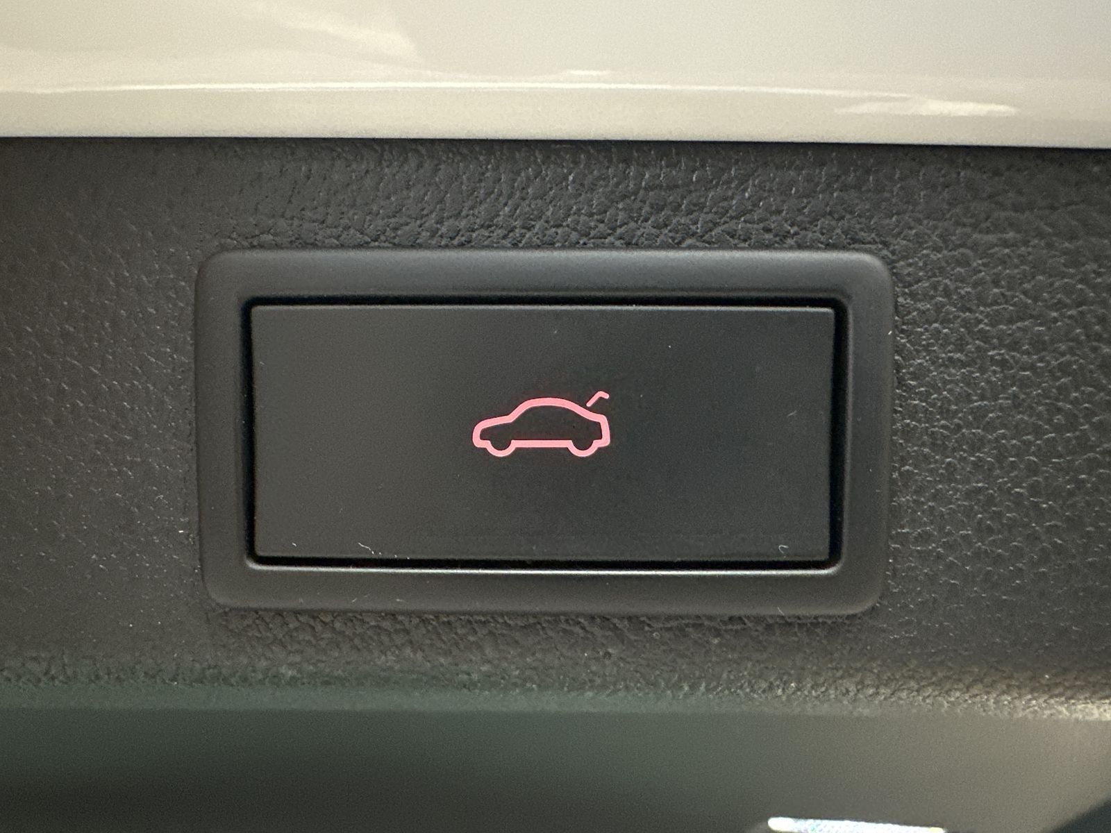 Fahrzeugabbildung SKODA Superb Combi 2.0 TDI DSG Sportline NAV+LED+VCOCK