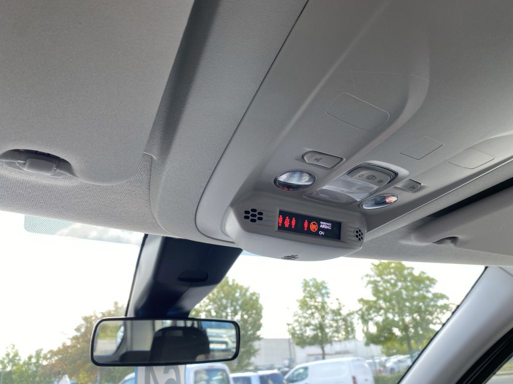 Fahrzeugabbildung Citroën Berlingo MPV M PureTech 110 FEEL *Keyless*Klimaa
