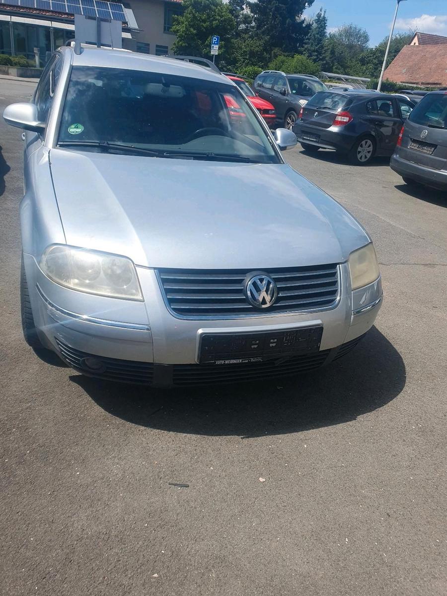 Volkswagen Passat 2004 — rear view