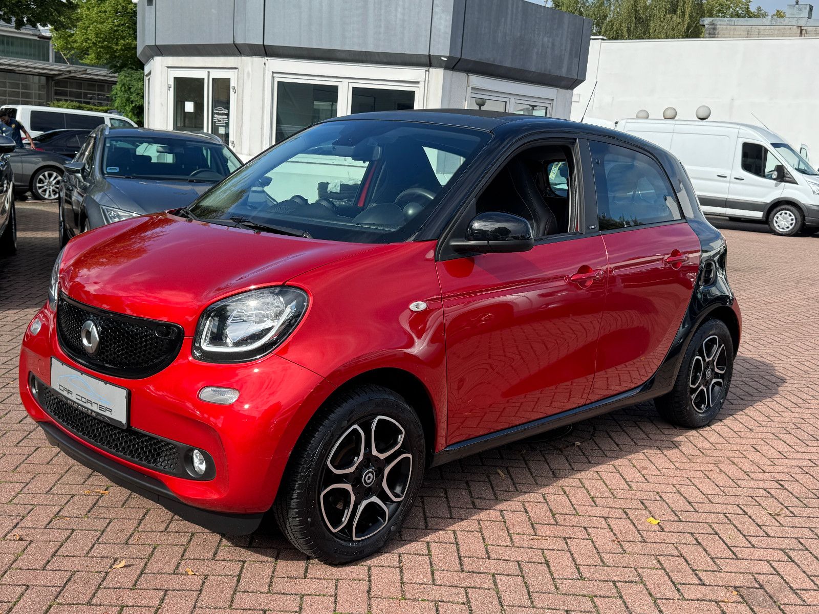 Fahrzeugabbildung Smart ForFour 66KW PRIME EXCLUSIVE PANO NAVI LED VOLL