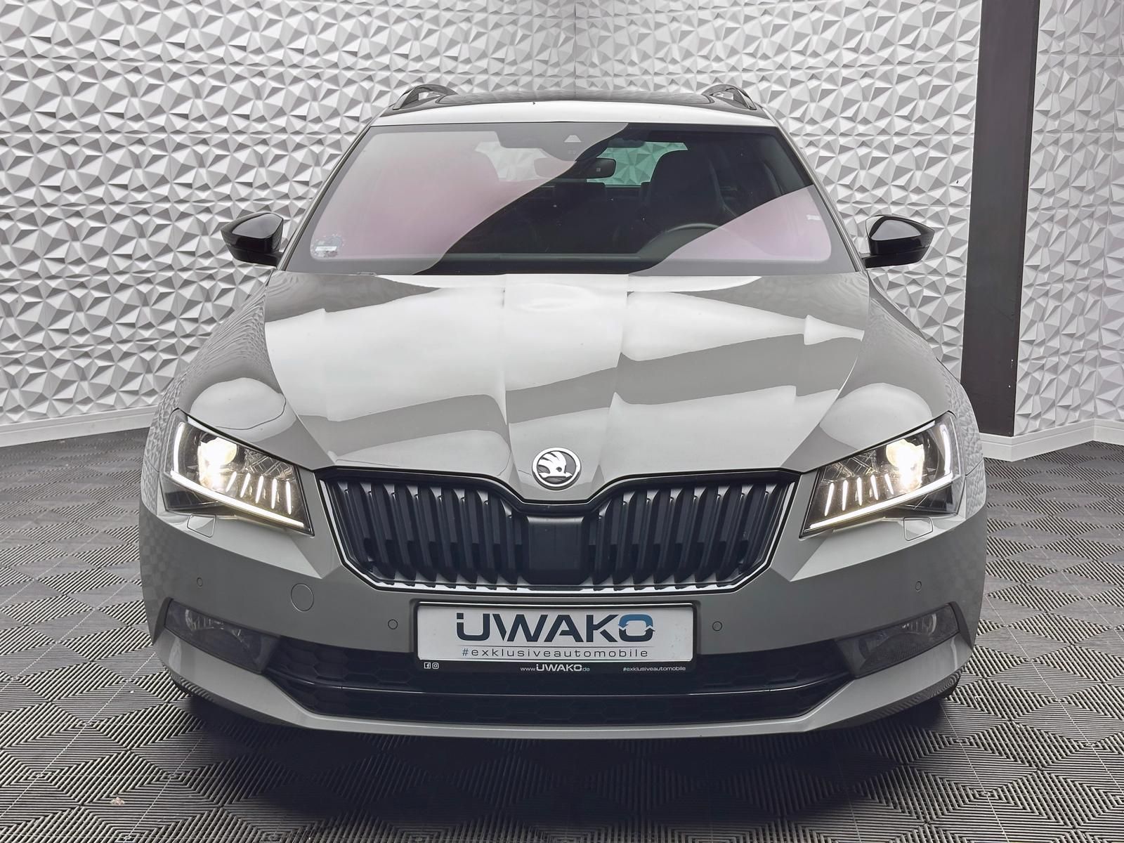 Fahrzeugabbildung SKODA Superb Sportline 2.0 TDI/BLACK-EDITION/PANO/VIRT