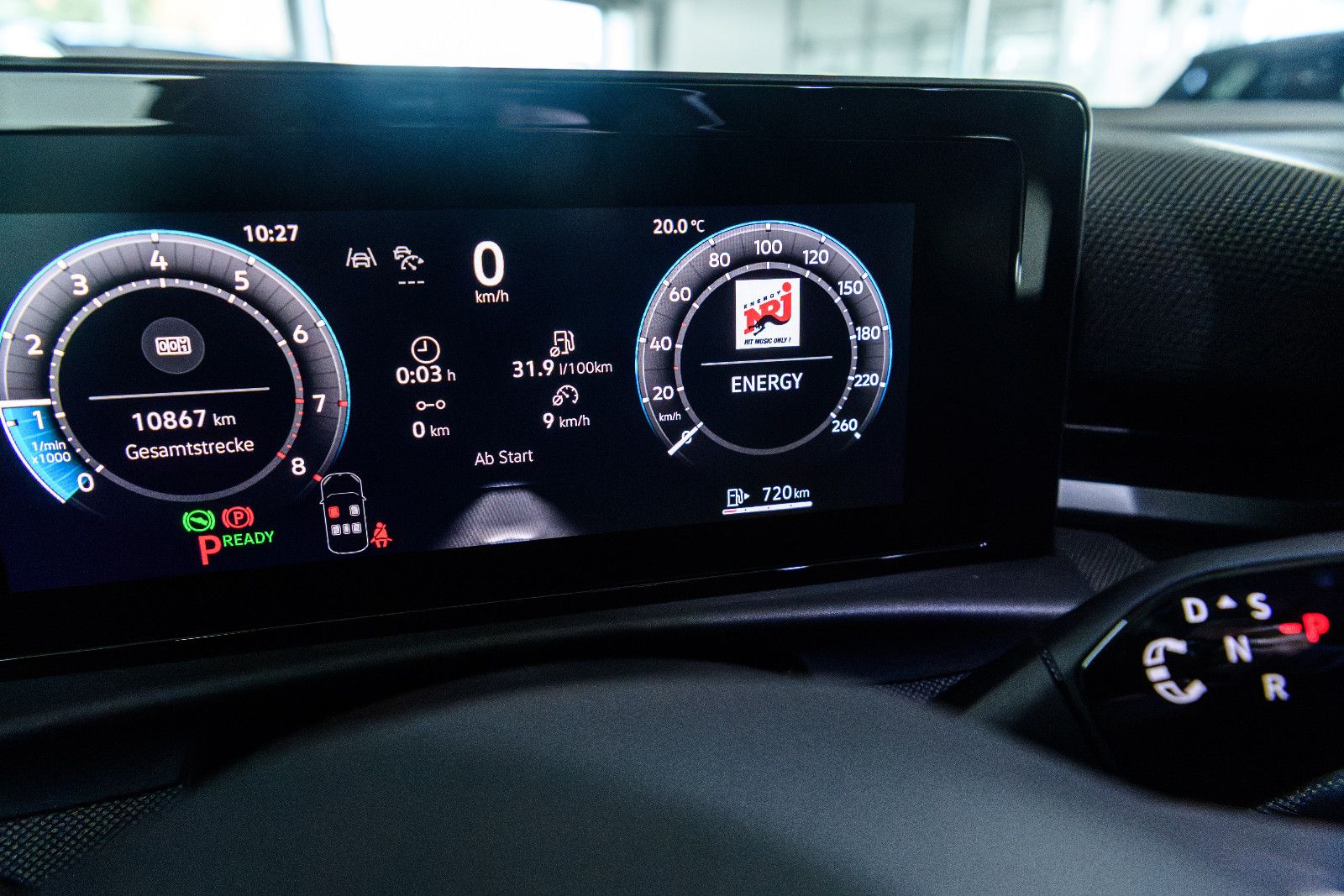 Fahrzeugabbildung Volkswagen T-Roc Life 1.5 eTSI DSG LED+NAVI+RFK+SHZ+ACC