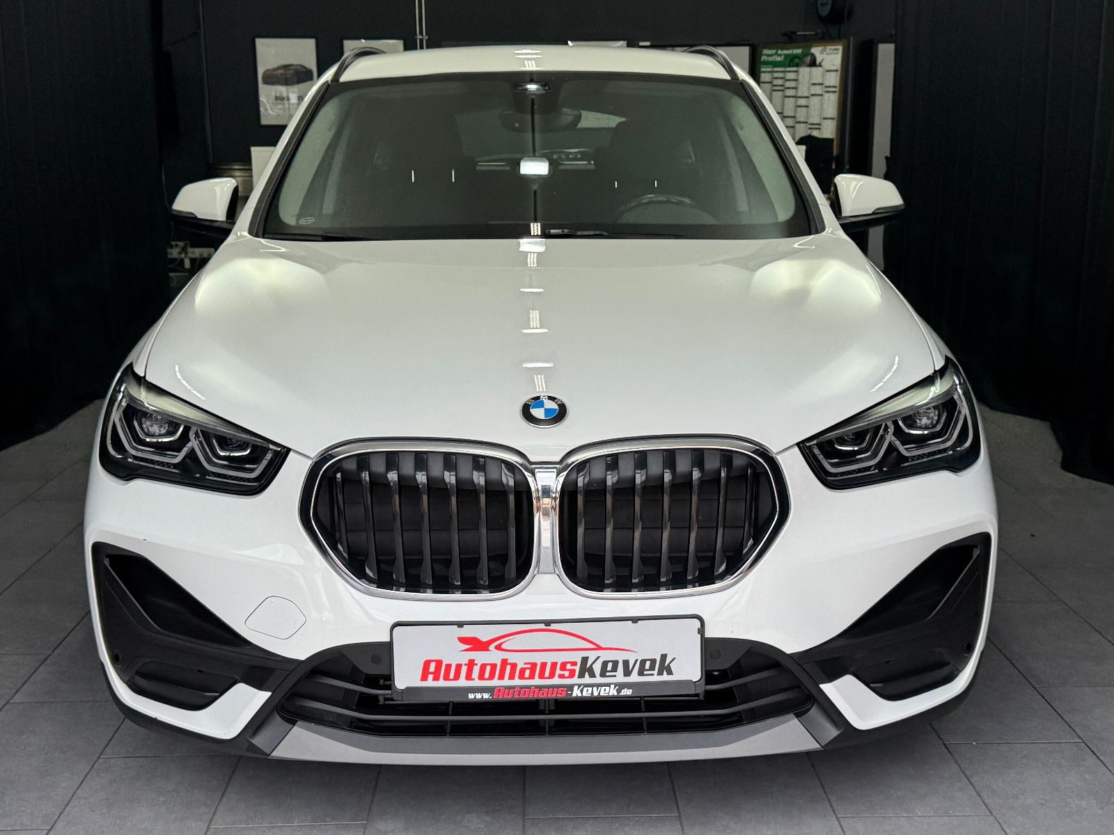 Fahrzeugabbildung BMW X1 xDrive 25e Advantage |AHK|PANO|AUTOMATIK|LED