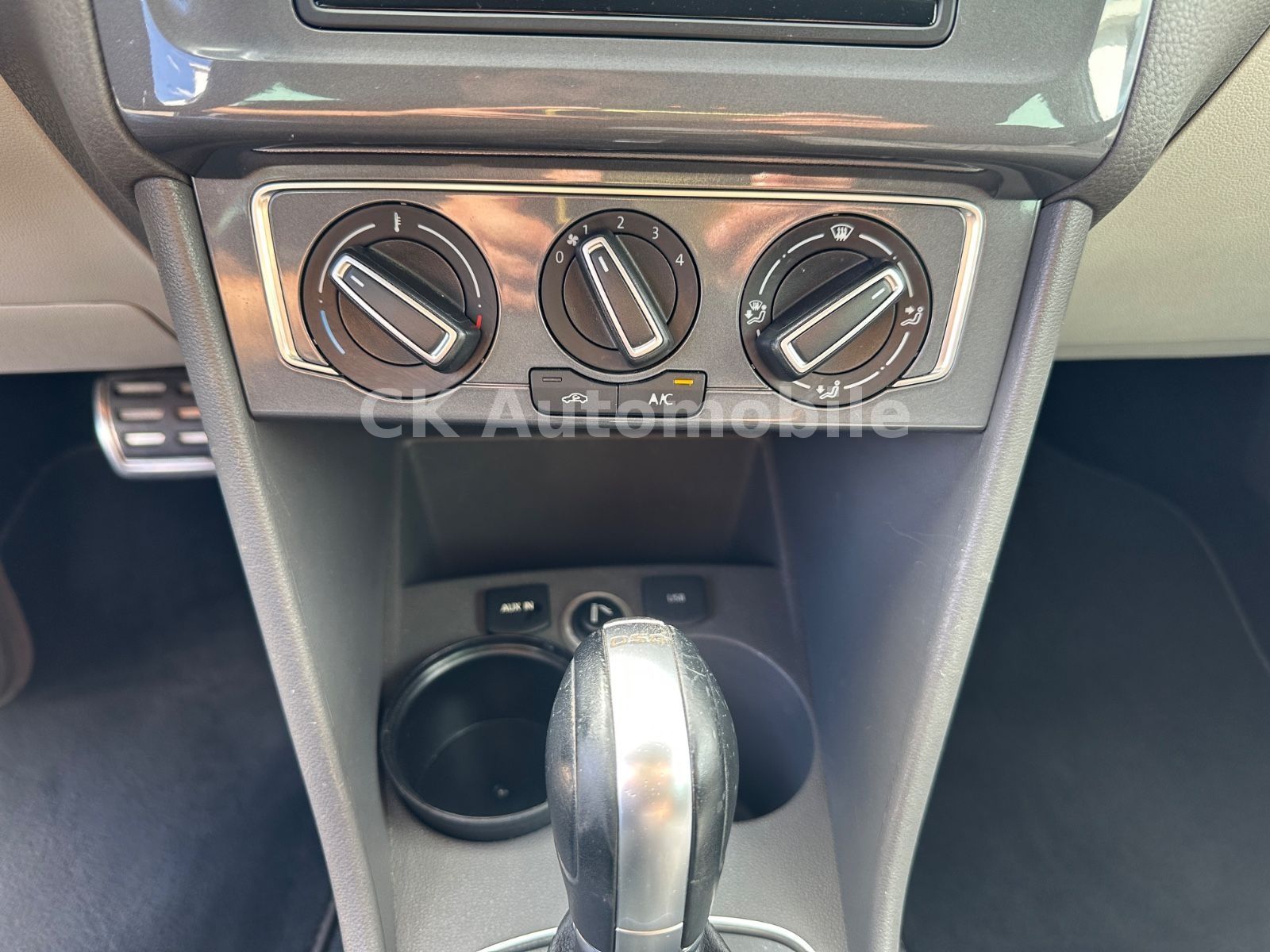Fahrzeugabbildung Volkswagen Polo V Fresh 1.2 TSI DSG/Klimaanlage/SHZ/PDC