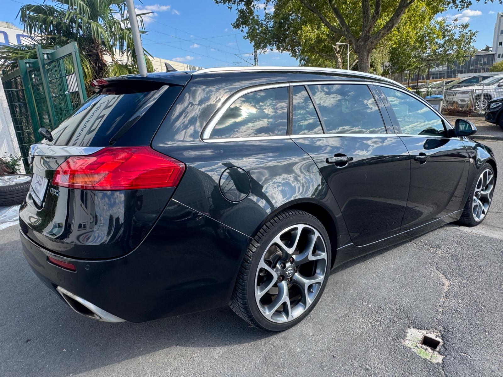 OPEL INSIGNIA A SPORTS TOURER  - OPC - 325 CV - TOIT PANORAMIQUE - CARNET ENTRETIEN