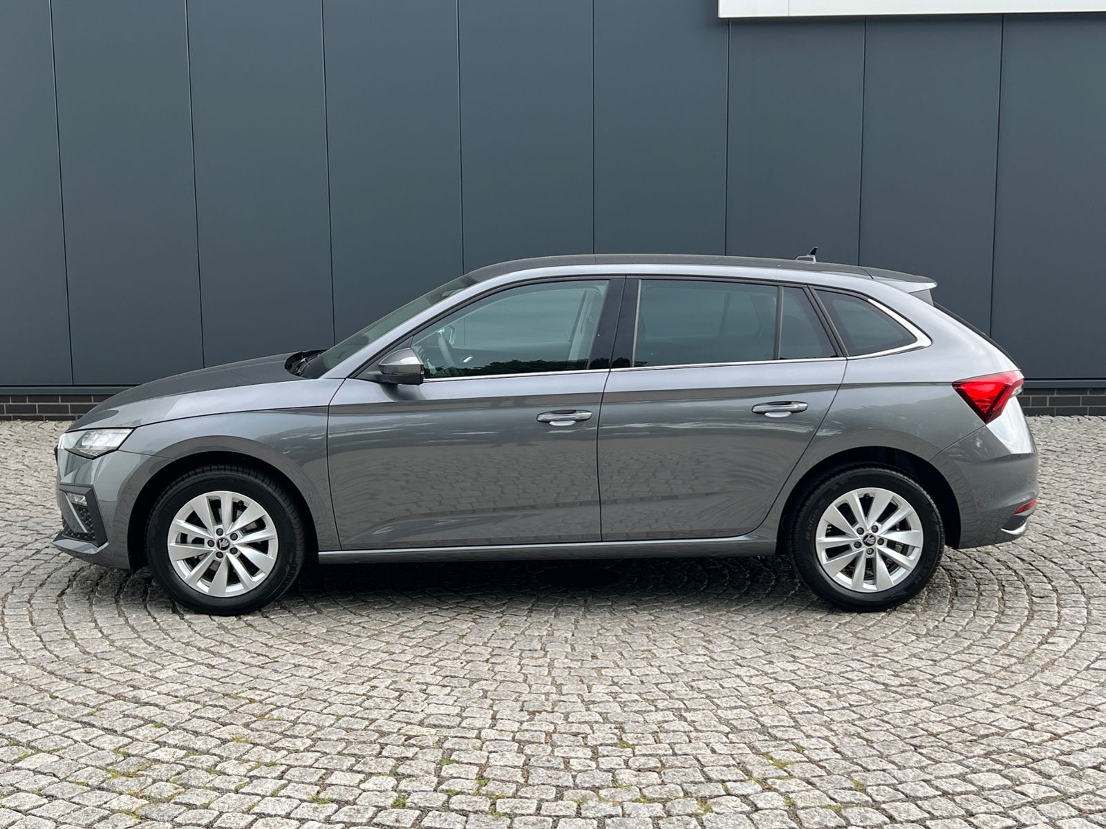 Fahrzeugabbildung SKODA Scala Selection 1.0 TSI DSG *ACC, Sitzhzg., 16'-