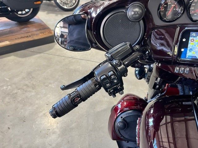 Fahrzeugabbildung Harley-Davidson FLHXSE Street Glide Screamin Eagle 117cui