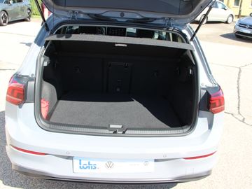 Volkswagen Golf VIII TSI Life Panoramad.