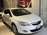 Opel Astra 1.7 CDTI 110CV 5 porte Cosmo - Opel Astra aus 2012 mit Diesel-Antrieb: Limousine