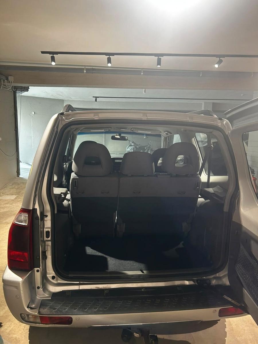 Mitsubishi Pajero 3.2 DI-D 3 portes | 160 ch | BVM | Attelage | Barres de toit | Capteur de pluie