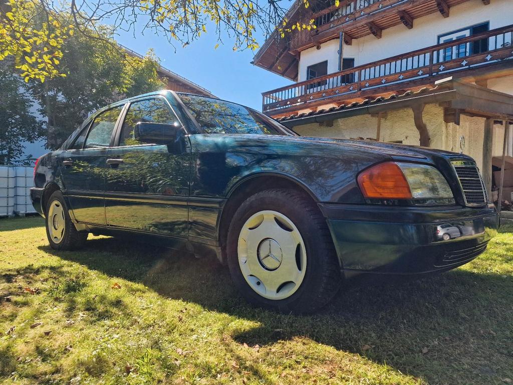 Mercedes-Benz C 180