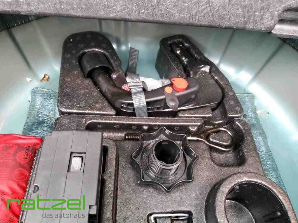 Fahrzeugabbildung Volkswagen T-Cross United Life 1.5 TSI 7-Gang-DSG AHK-abneh