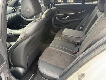 Mercedes E 300 - 11