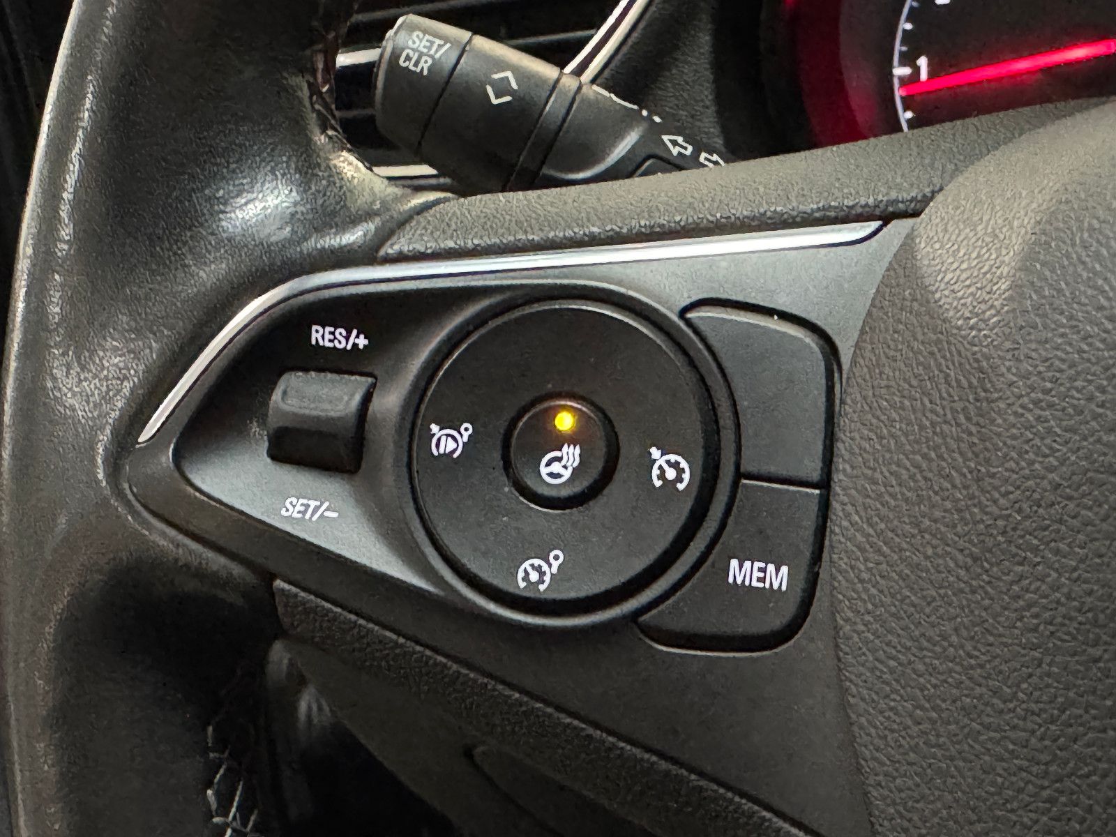 Fahrzeugabbildung Opel Grandland (X) SPORTPAKET & DESIGN LINE AHK LED+