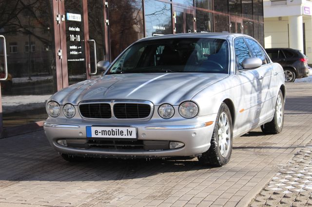 Jaguar XJ 3.5 XJ8 - Sehr Gepleght, EU Model, Unfallfrei