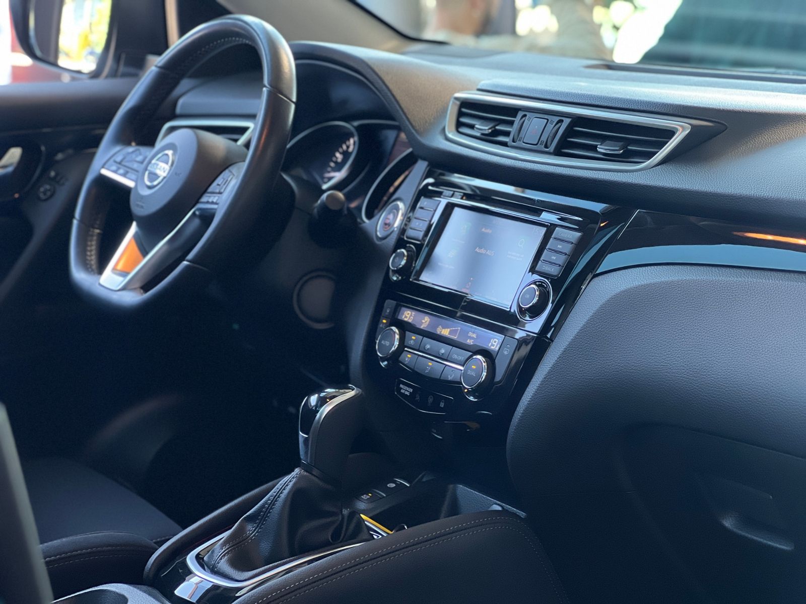 Fahrzeugabbildung Nissan Qashqai Zama PANO 360° NAV SHZ ALU