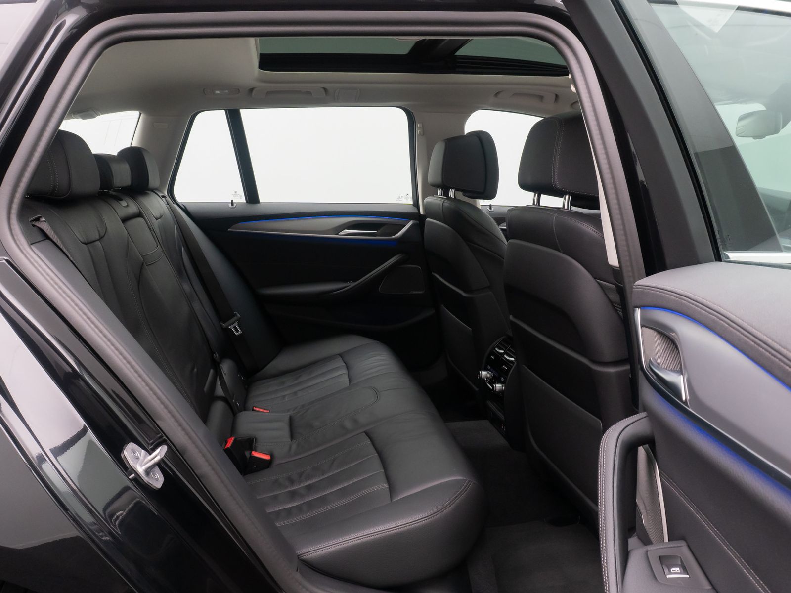 Fahrzeugabbildung BMW 540d xD Luxury Line Panorama H/K HUD Bel&uuml;ftung