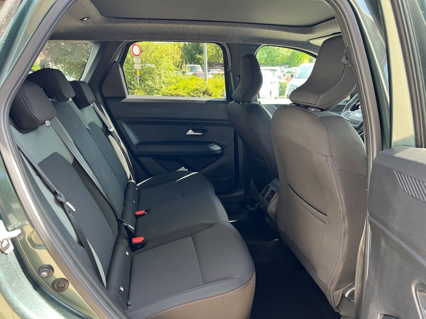 Fahrzeugabbildung Dacia Bigster Extreme HYBRID 155 El. Panodach Navi Dig