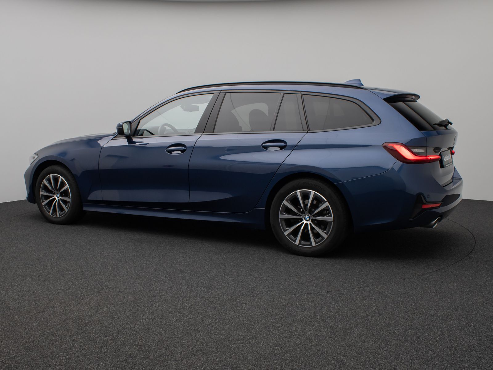 Fahrzeugabbildung BMW 320d HUD DAB CockPitPro Lordos PDC Alarm Sport
