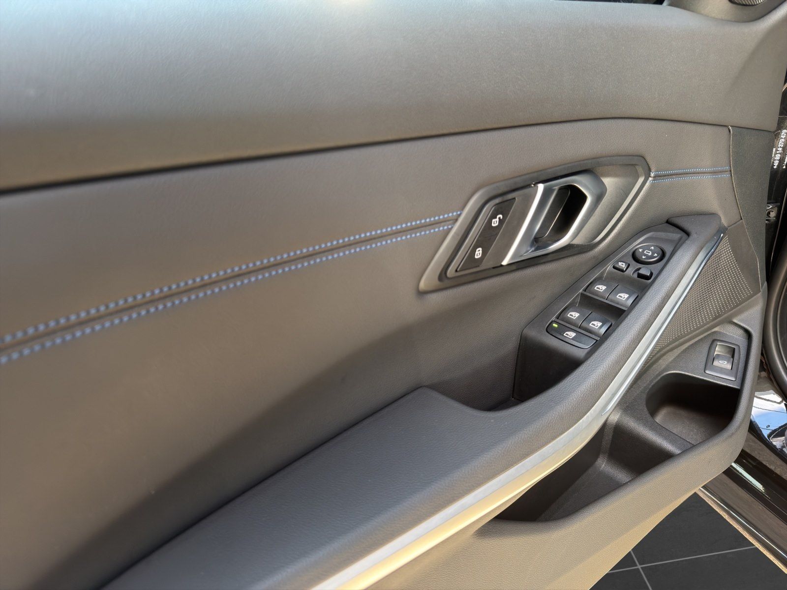 BMW 330 - Bild 9