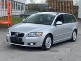 Volvo V50 Kombi 1.6 D Drive Kinetic Scheckheft Alu. - Volvo V50: 1.6