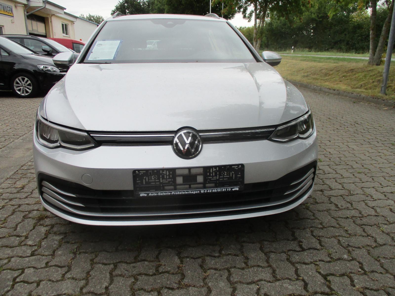 Volkswagen Golf VIII Variant Life DSG Navi MILD-HYBRID 2.Hd