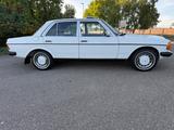 Mercedes-Benz W123 240d - Mercedes-Benz E 240 in Frankfurt (Main)