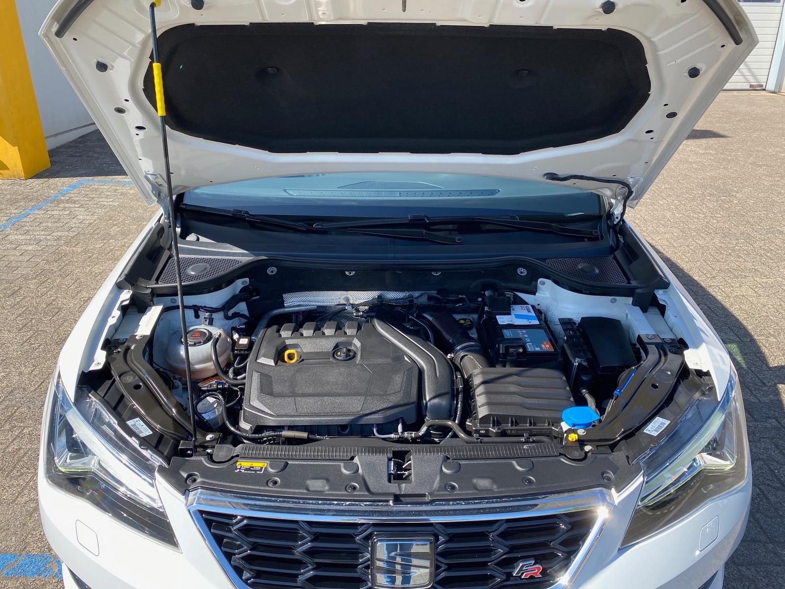 Fahrzeugabbildung SEAT Ateca 1.5 TSI FR APP+ACC+RFK+AHK+NAVI+SITZHEIZ