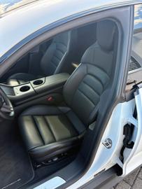 صورة 10 لـ 2020 Porsche TAYCAN