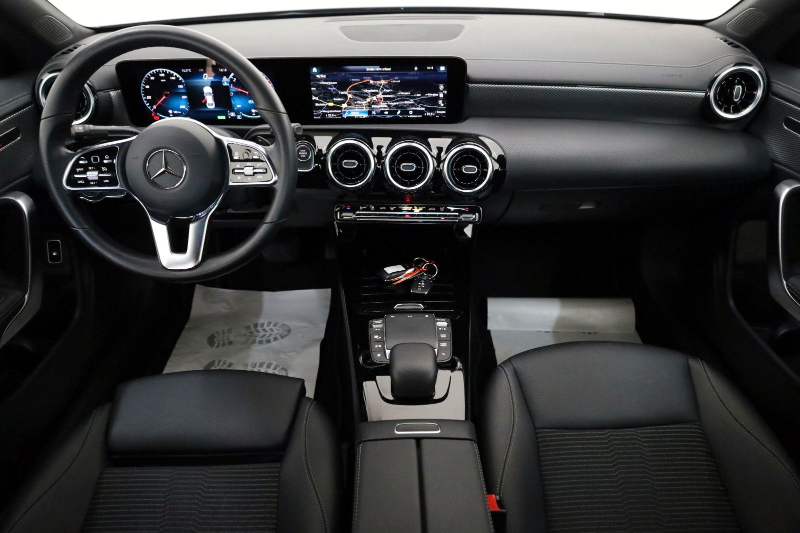 Fahrzeugabbildung Mercedes-Benz CLA 250e Coupé T.Leder,Navi,LED,SH,Park Paket
