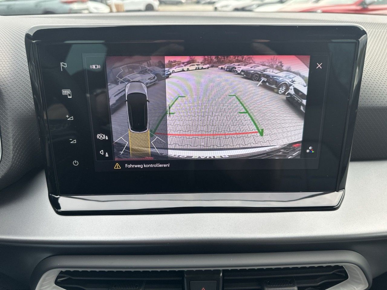 Fahrzeugabbildung SEAT Arona 1.5 TSI 110 kW FR - mit KI generiert/bearbeitet