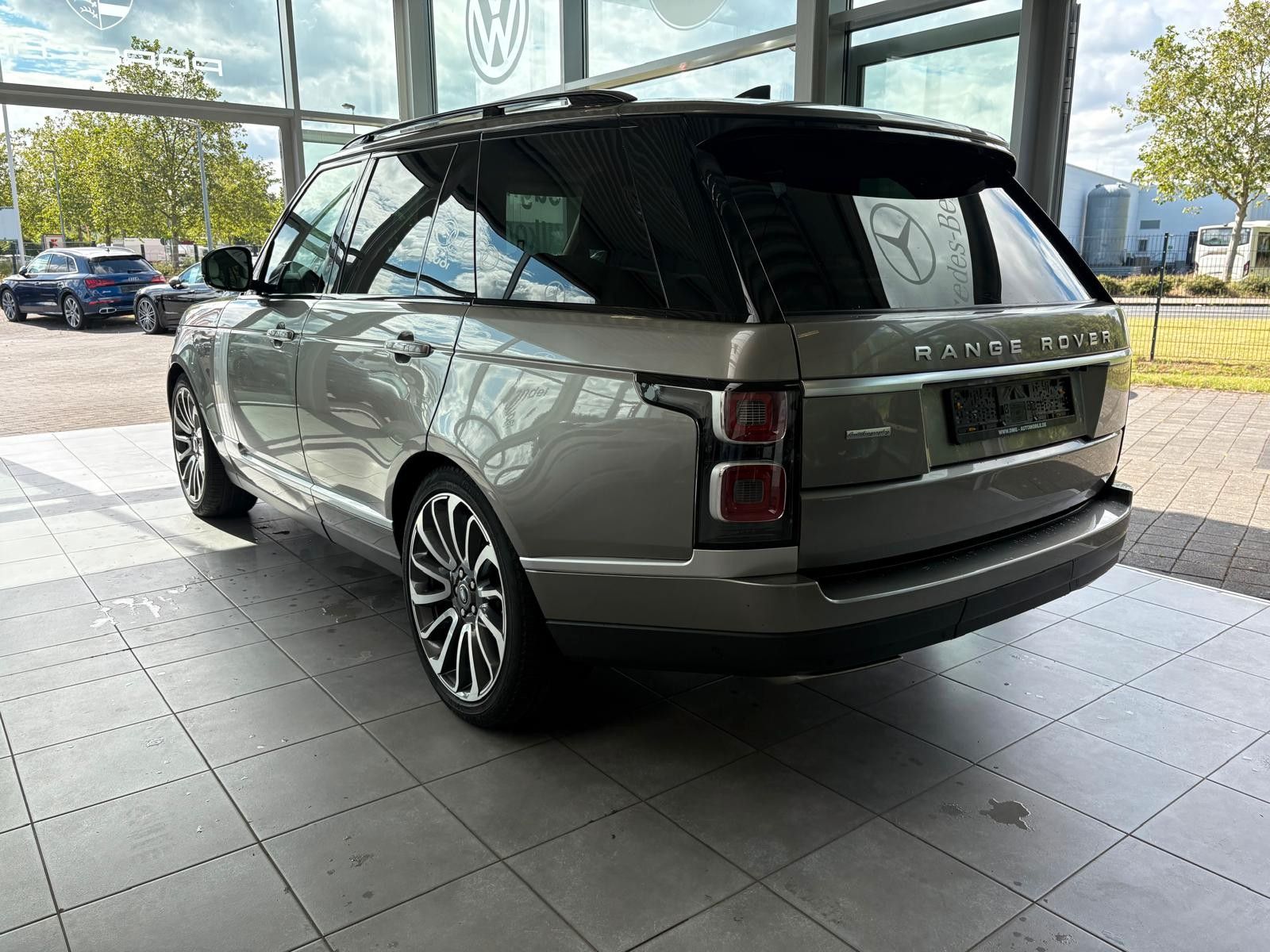 Fahrzeugabbildung Land Rover Range Rover P400e Autobiography Hybrid